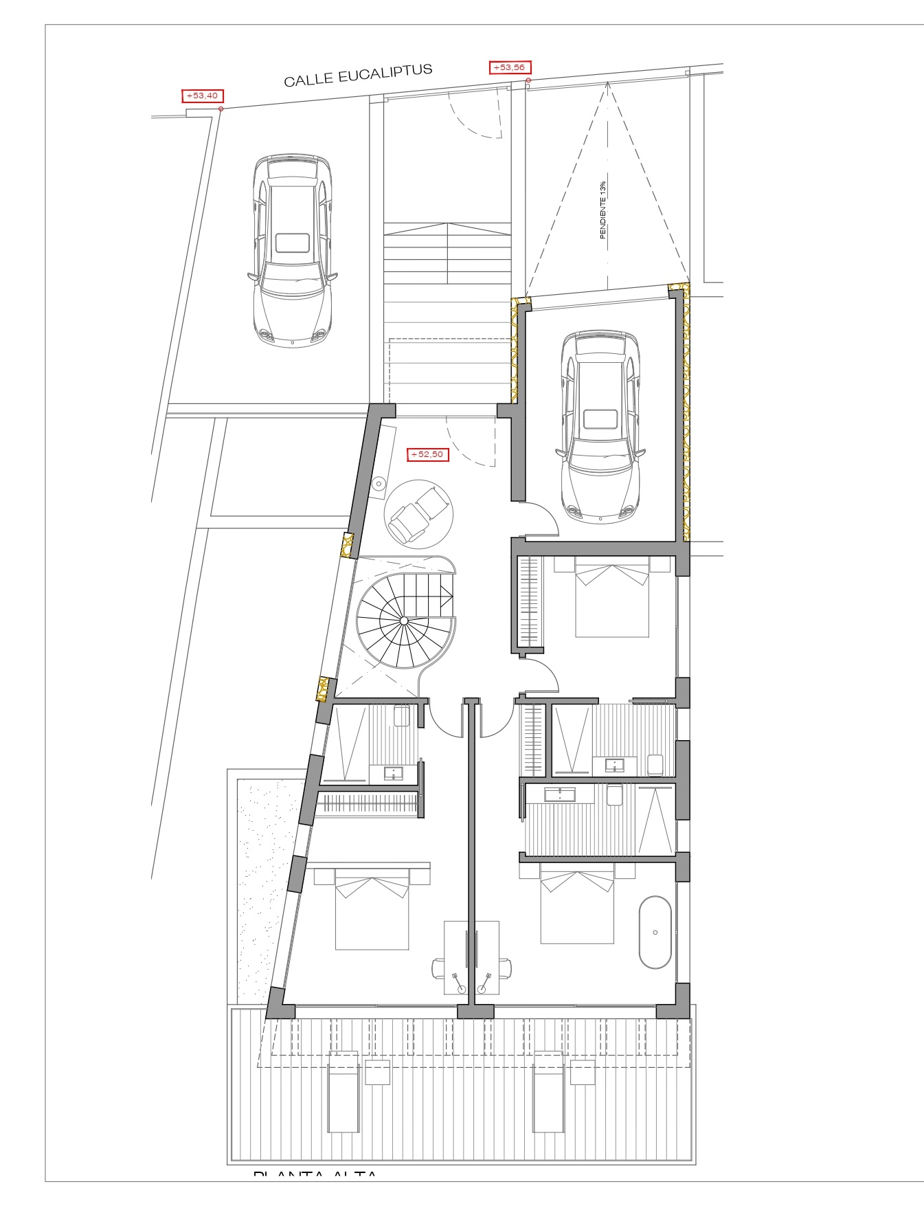 Architektonischer Grundriss des Obergeschosses mit Garage, drei Schlafzimmern, einer Wendeltreppe und einer großen Terrasse mit Sonnenliegen.