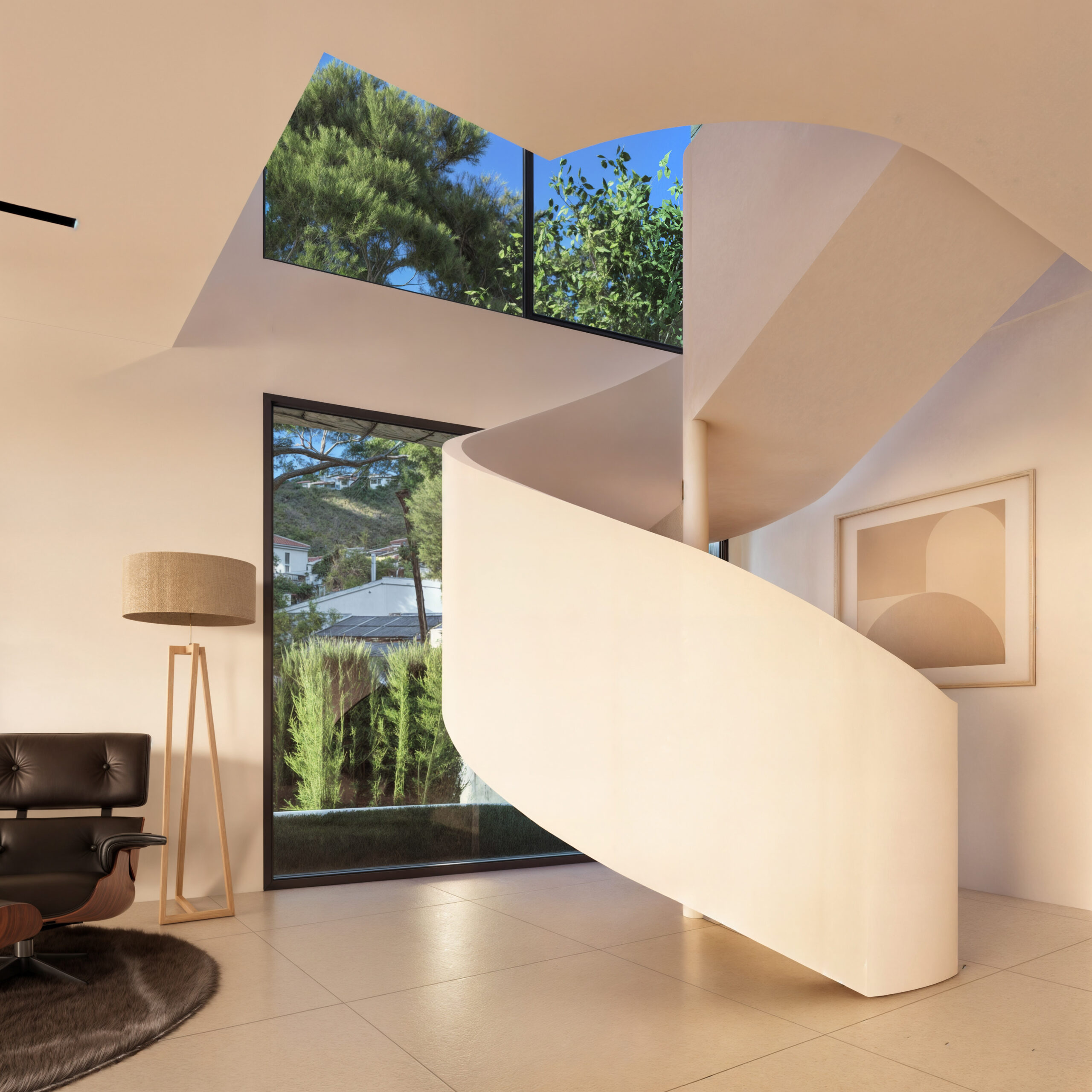 Skulpturale weiße Wendeltreppe in einem offenen Wohnbereich mit bodentiefen Fenstern, Blick auf Pinienbäume und einer minimalistischen Leseecke mit Design-Sessel.