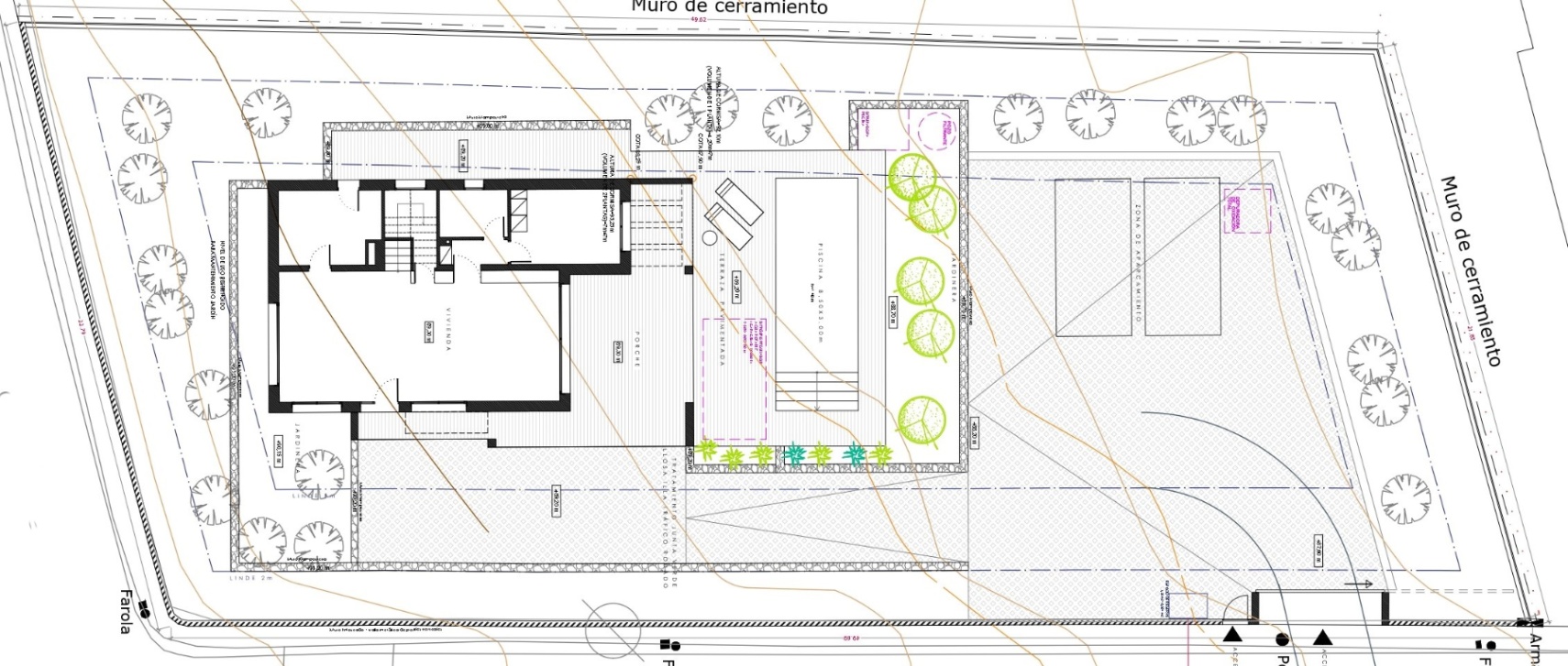 Technischer Lageplan mit Darstellung der Villa, der gepflasterten Terrasse, des 8,50x3m großen Pools und des Parkplatzes auf dem Grundstück in Jávea.